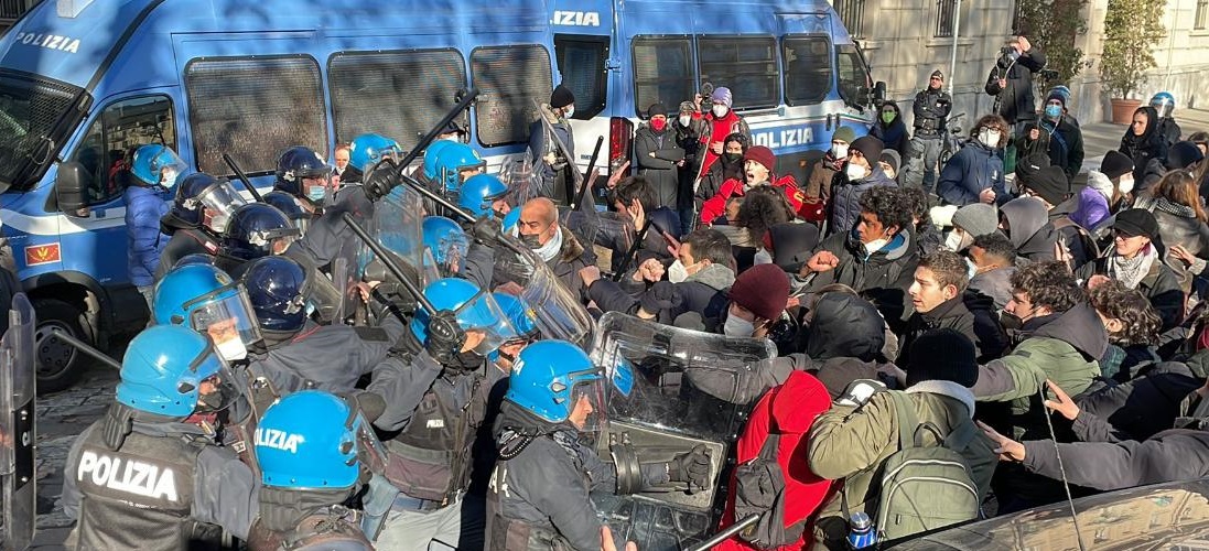 Torino - Violenza inaccettabile, feriti 20 poliziotti